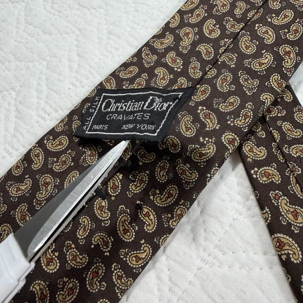 Vtg Christian Dior Cravates All Silk Paisley Pattern Men's Tie Brown‎ 56
